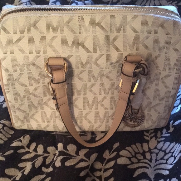 🚫SOLD🚫 - Picture 2 of 7